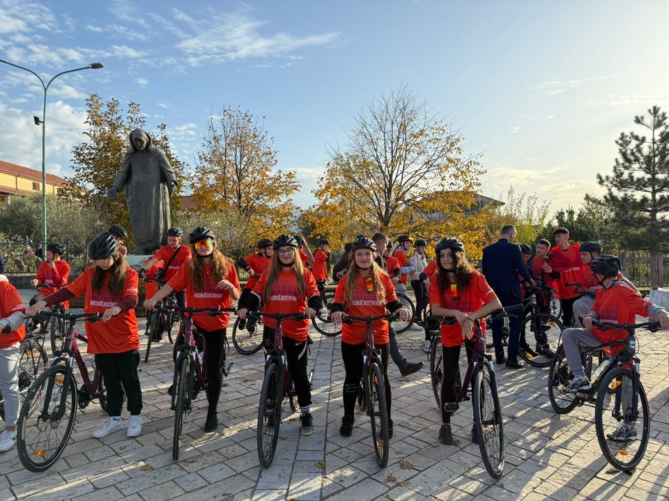 Participants at the “Bike Relay” activity organized as part of the 16 Days of Activism in the Municipality of Vau i Dejës, north of Albania. Photo: UNDP Albania