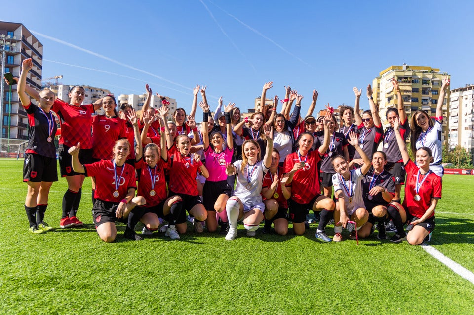 UN Women and Albanian Football Association teams received medals after the match for their participation in this awareness-raising competition. Photo: Albanian Football Association